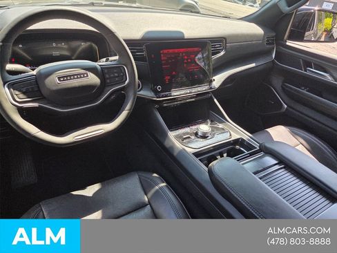Used 2023 Jeep Wagoneer L Series II AWD/4WD image 7