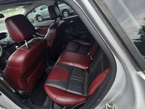 Used 2012 Ford Focus SE FWD image 12