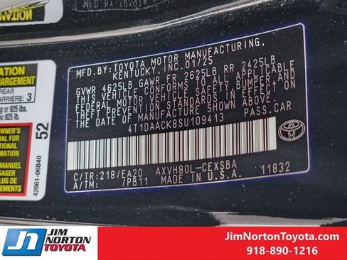 Used 2025 Toyota Camry SE FWD image 32