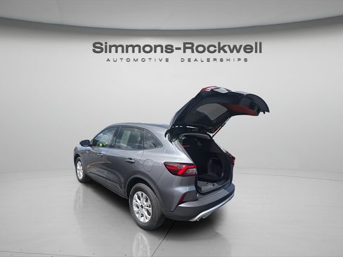 Used 2025 Ford Escape Active AWD/4WD image 3