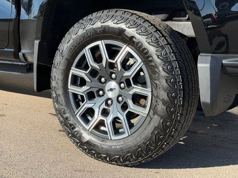 Used 2024 Chevrolet Colorado Z71 w/ Z71 Convenience Package 2 image 28