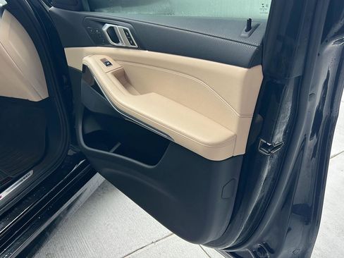 Certified 2022 BMW X5 xDrive40i w/ M Sport Package image 15