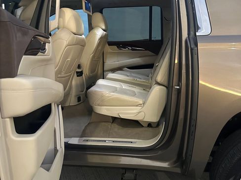 Used 2015 Cadillac Escalade ESV Premium image 20