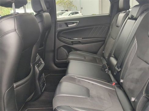 Used 2020 Ford Edge ST image 4