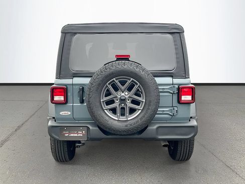 Used 2025 Jeep Wrangler Sport AWD/4WD image 6