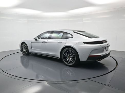 Certified 2024 Porsche Panamera 4 image 3