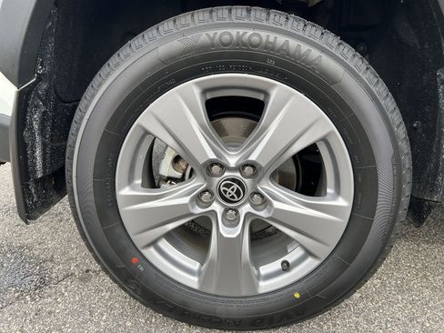 Used 2022 Toyota RAV4 XLE image 30