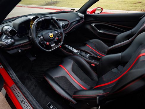 Used 2021 Ferrari F8 Tributo image 48