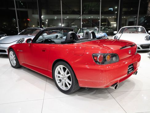 Used 2004 Honda S2000 image 2