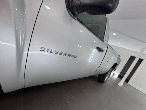 Used 2010 Chevrolet Silverado 1500 LT AWD/4WD image 12