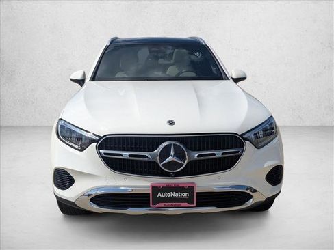 Used 2023 Mercedes-Benz GLC 300 4MATIC w/ Exclusive Trim Package image 2