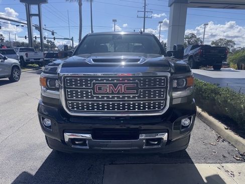 Used 2019 GMC Sierra 2500 Denali w/ Duramax Plus Package image 1