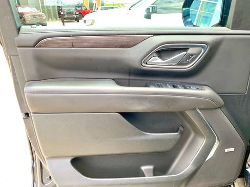Used 2024 Chevrolet Tahoe LT RWD image 12