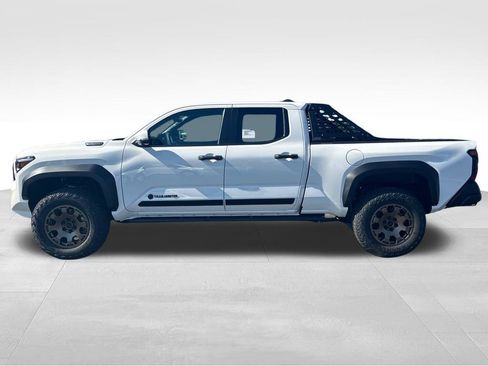 New 2025 Toyota Tacoma Trailhunter image 8