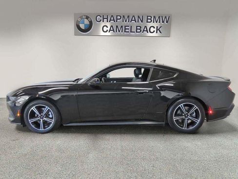 Used 2025 Ford Mustang Premium RWD image 3