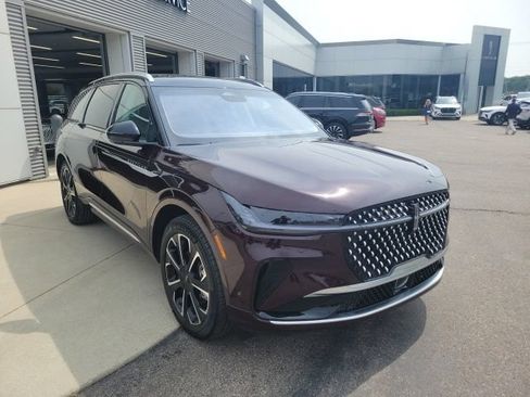 Certified 2024 Lincoln Nautilus Reserve w/ Equipment Group 202A AWD/4WD image 12