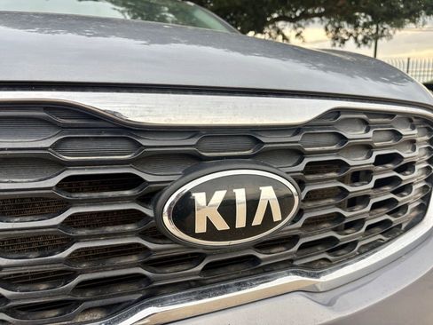 Used 2020 Kia Sorento FWD V6 image 9