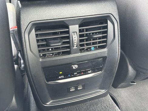 Certified 2025 BMW 330i xDrive Sedan AWD/4WD image 19
