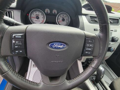 Used 2010 Ford Focus SE FWD image 14