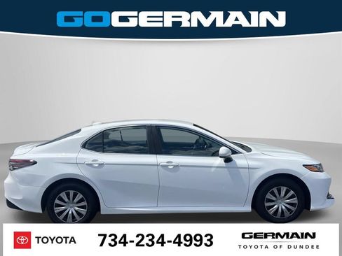 Used 2022 Toyota Camry LE FWD image 6