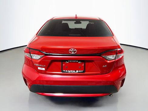 Used 2021 Toyota Corolla LE image 6