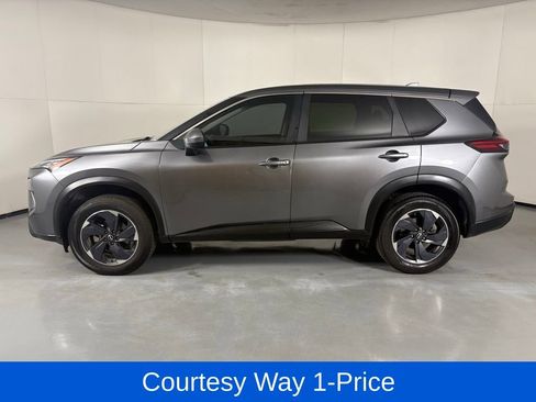 Used 2024 Nissan Rogue SV AWD/4WD image 6