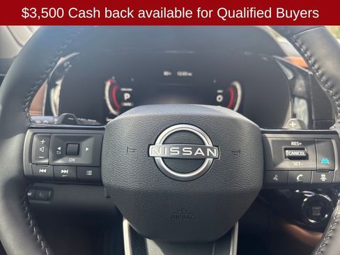 New 2026 Nissan Pathfinder Platinum image 34