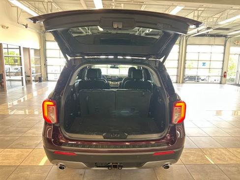 Used 2022 Ford Explorer XLT w/ Equipment Group 202A AWD/4WD image 30