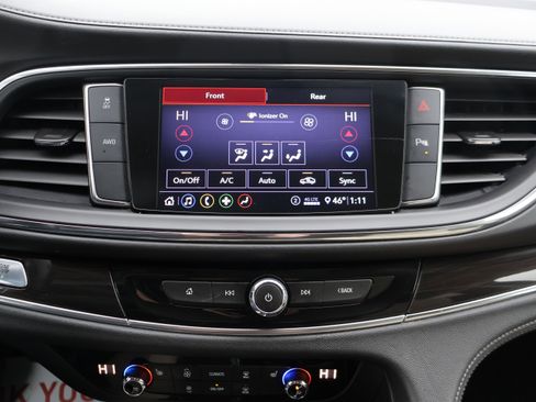 Used 2020 Buick Enclave Essence image 21