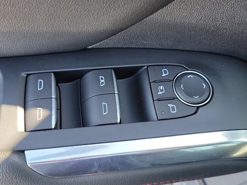 Used 2024 Chevrolet Traverse RS image 23