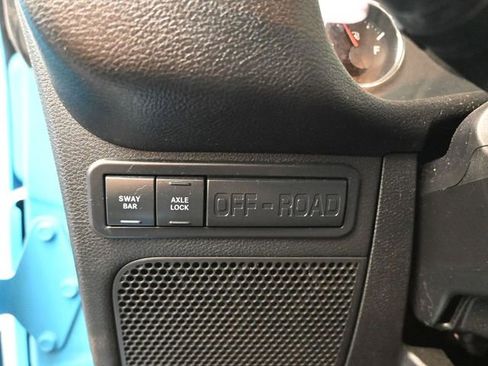 Used 2017 Jeep Wrangler Unlimited Rubicon w/ Connectivity Group image 19