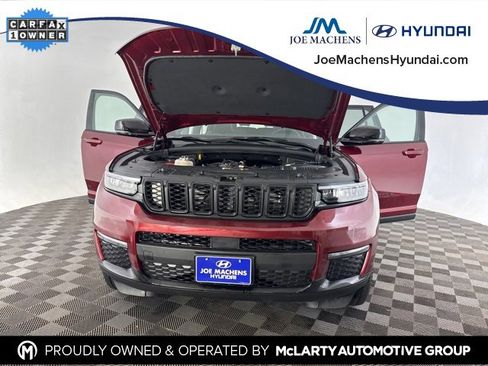 Used 2025 Jeep Grand Cherokee L Limited w/ Black Appearance Package image 12