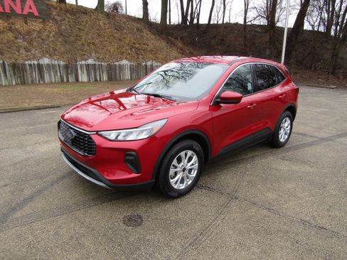 Used 2023 Ford Escape Active w/ Tech Pack #2 image 8