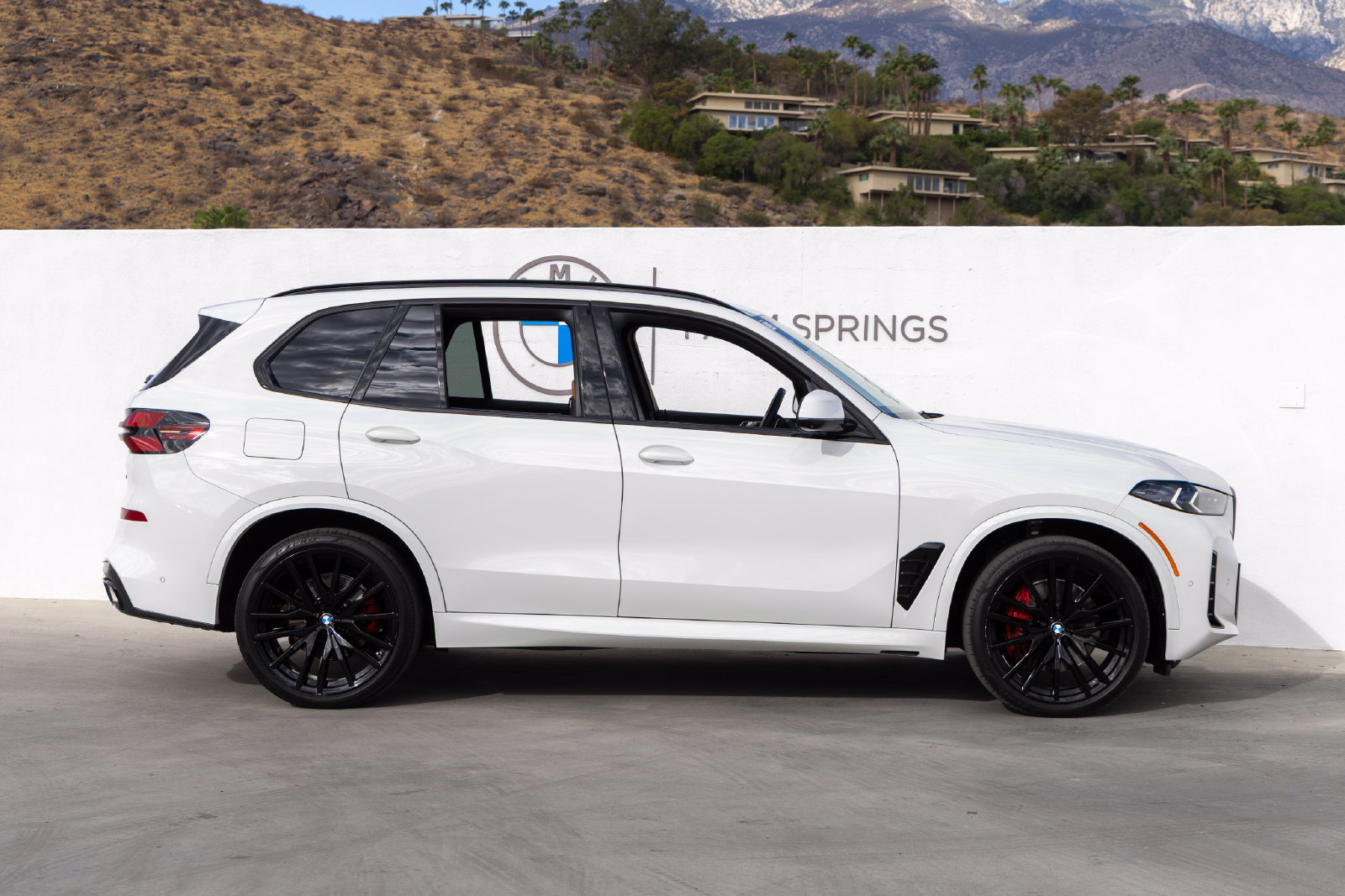 Certified 2024 BMW X5 xDrive40i w/ M Sport Package AWD/4WD image 6