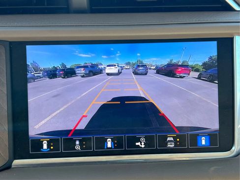 Used 2021 GMC Yukon Denali w/ Denali Ultimate Package AWD/4WD image 39