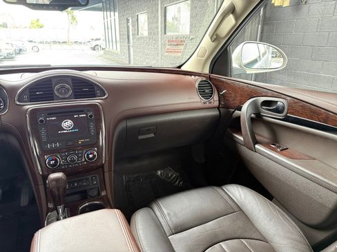 Used 2013 Buick Enclave Premium image 22