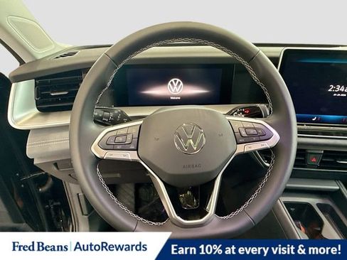 New 2025 Volkswagen Tiguan SE FWD image 7