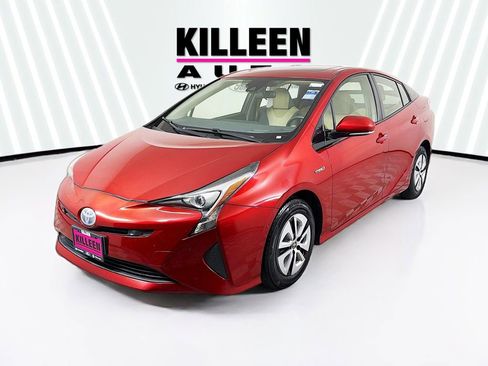 Used 2018 Toyota Prius Three w/ Advanced Technology Package image 3