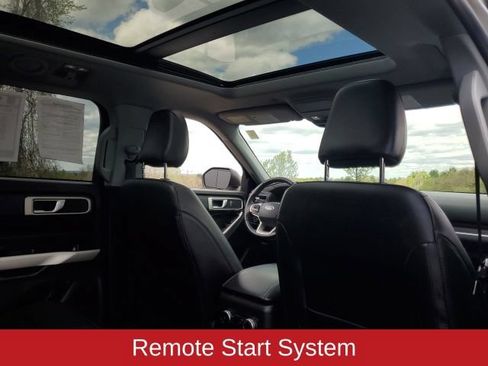 Used 2022 Ford Explorer XLT w/ Equipment Group 202A AWD/4WD image 15