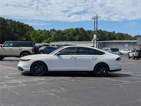 Used 2024 Honda Accord Sport image 2