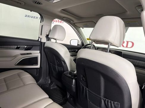 Used 2023 Kia Telluride EX AWD/4WD image 19