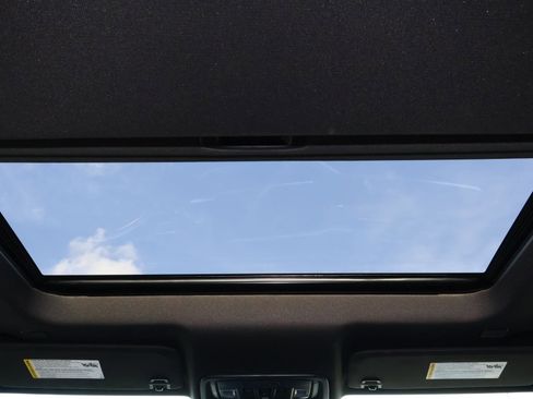 Used 2022 Chevrolet Silverado 1500 High Country image 15