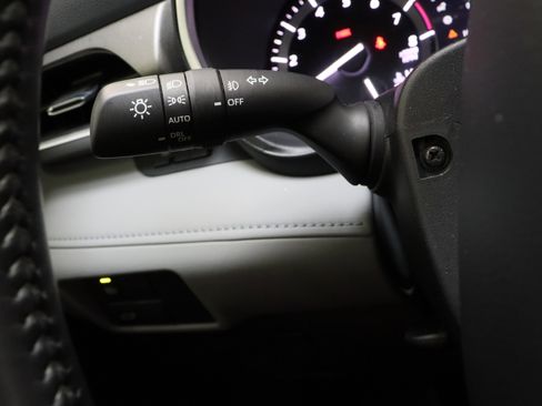 Certified 2021 Toyota Highlander XLE image 26