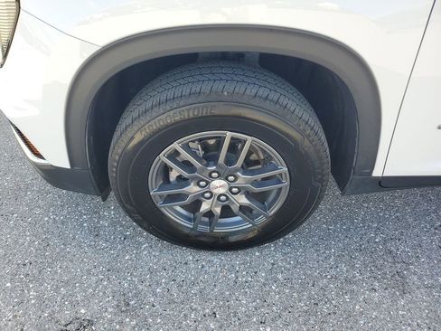 Used 2025 GMC Acadia Elevation image 18