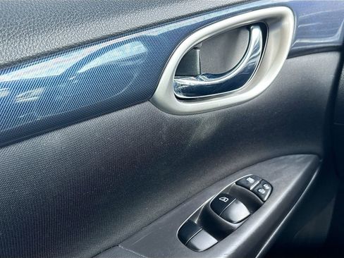 Used 2019 Nissan Sentra SR image 17