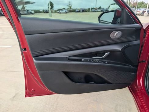 Used 2023 Hyundai Elantra Limited FWD image 23