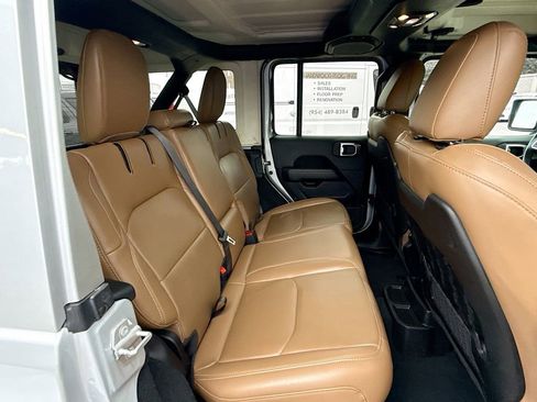 Used 2022 Jeep Wrangler Unlimited Rubicon 4xe w/ Cold Weather Group image 31