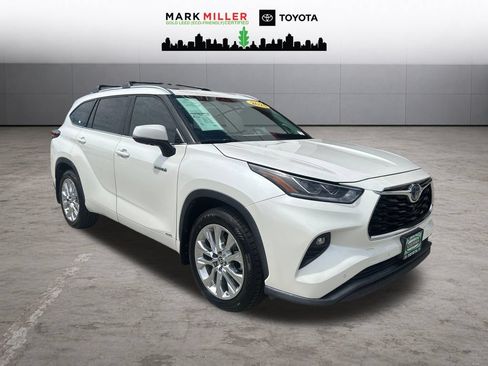 Certified 2021 Toyota Highlander Limited AWD/4WD image 8