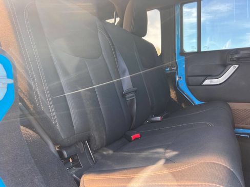 Used 2017 Jeep Wrangler Unlimited Sahara w/ Max Tow Package image 17