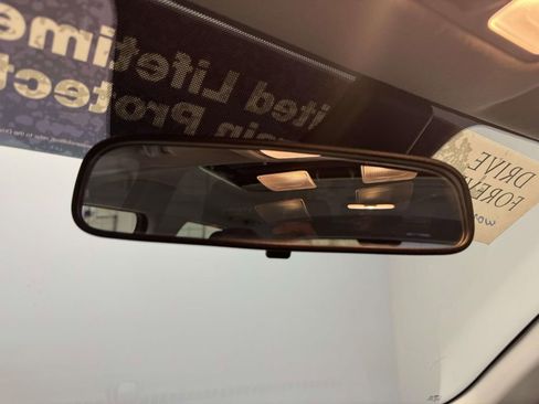 Used 2025 Hyundai Venue SEL image 27